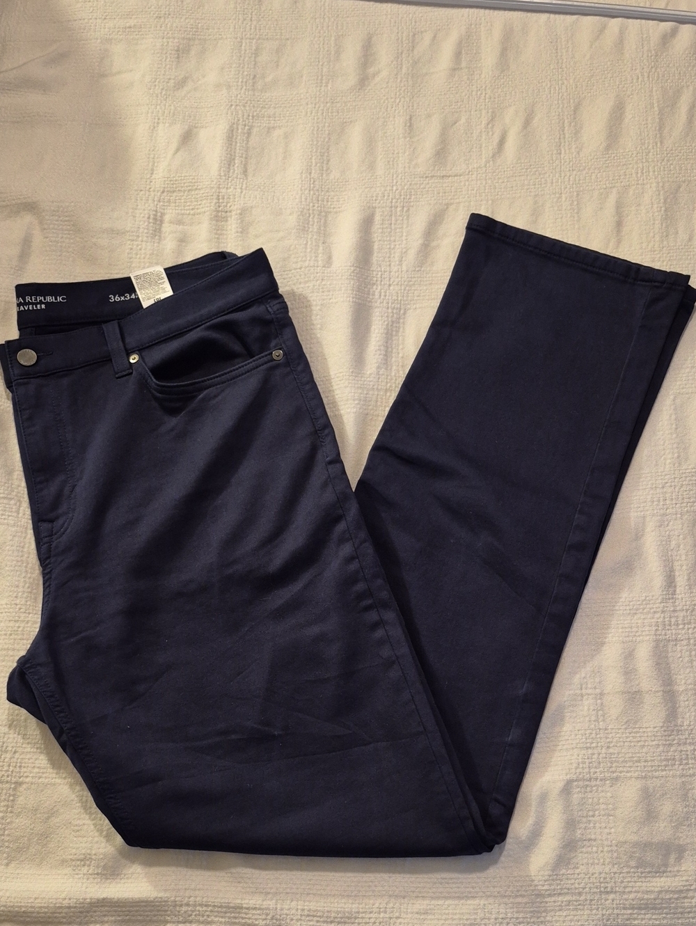 Banana Republic men's size 36 x 34 navy blue traveller slim fit pants, EUC